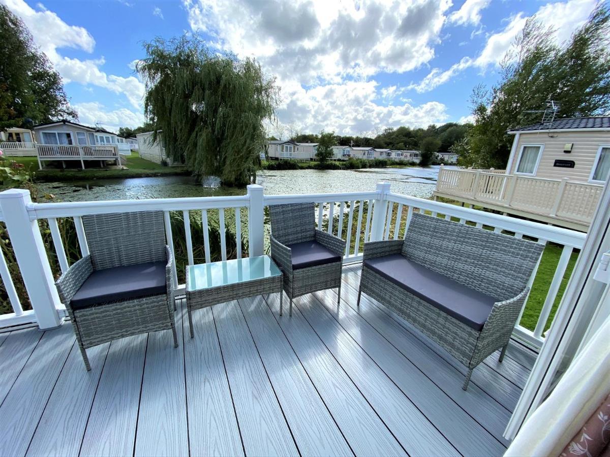 Villa Lilly Pad South Cerney Exterior foto