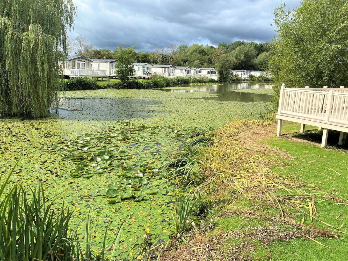 Villa Lilly Pad South Cerney Exterior foto